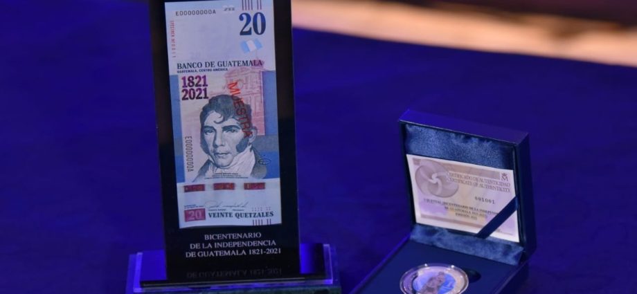Banco de Guatemala presenta billete y moneda conmemorativa del bicentenario de independencia