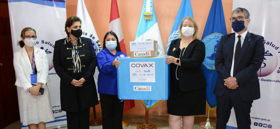 Guatemala recibe dosis de vacunas AstraZeneca donadas por Canadá a través de COVAX