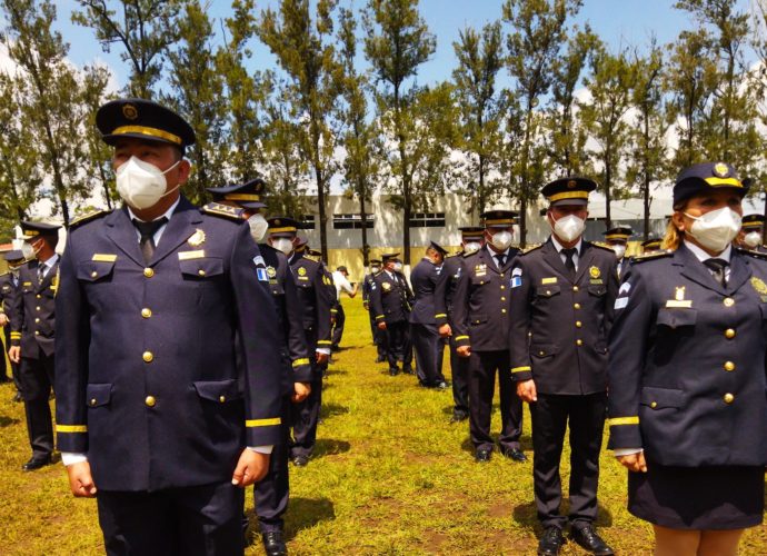 Mingob reconoce ascenso a altos mandos de agentes PNC