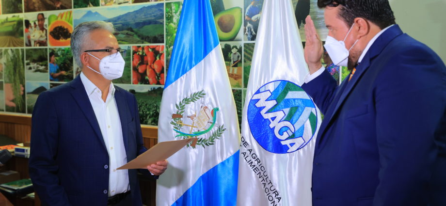 Juramentan a nuevo viceministro de Asuntos de Petén