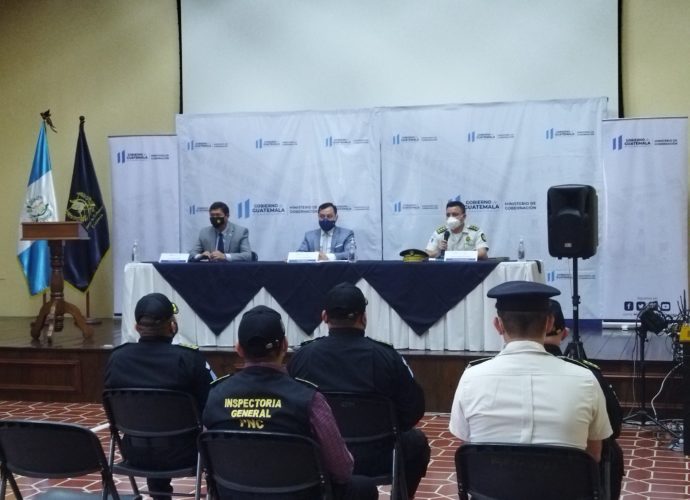Mingob destituye a 45 agentes en controles internos