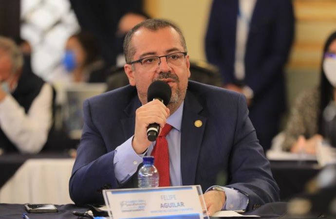 Presidente Giammattei concluyó giras de trabajo por los 22 departamentos