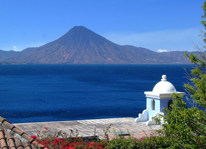 El lago Atitlán el más profundo de Centroamérica