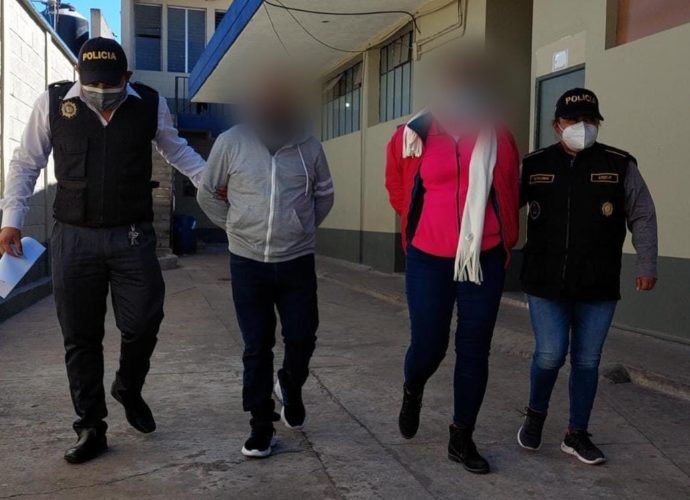 Presuntos responsables de hurto agravado y falsificación de documentos capturados