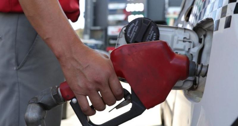 Publican ley de apoyo social temporal a los consumidores de diésel y gasolina regular