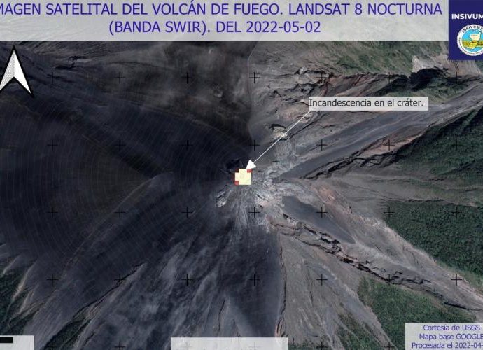 Volcán de Fuego continúa con explosiones débiles y moderadas