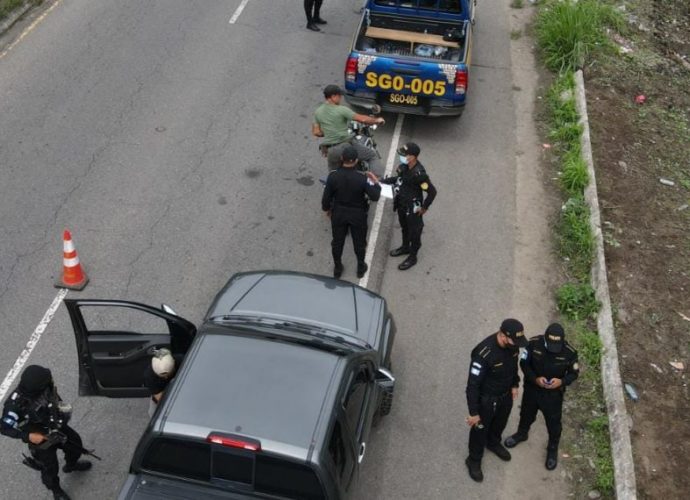 37 presuntos pandilleros salvadoreños han sido detenido y expulsados por la PNC