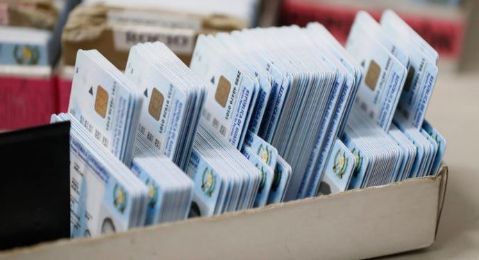 Más 152 mil documentos de identificación personal  -DPI-  sin recoger en oficinas de RENAP