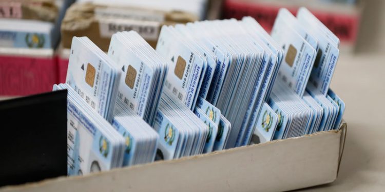 Más 152 mil documentos de identificación personal  -DPI-  sin recoger en oficinas de RENAP