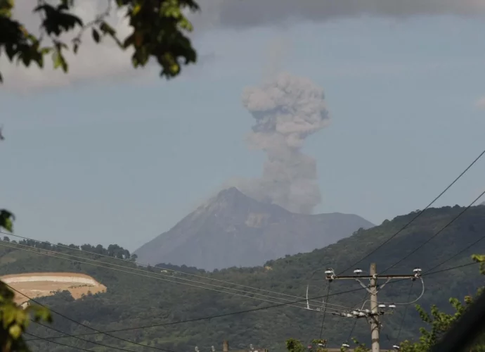 Volcanes registran alta expulsión de lava