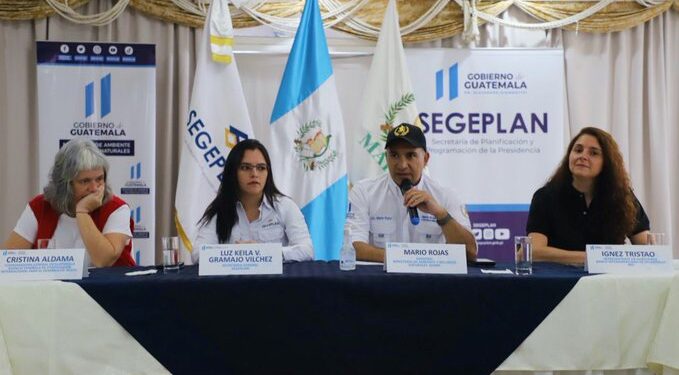 Dan seguimiento a proyectos de desarrollo ambiental en Petén