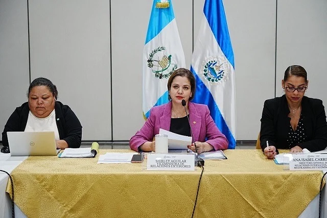 Guatemala y El Salvador definen temas de cooperación