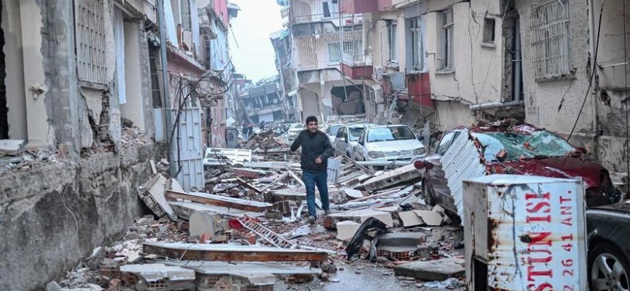 Temblor de 6.4 se registra en Turquía