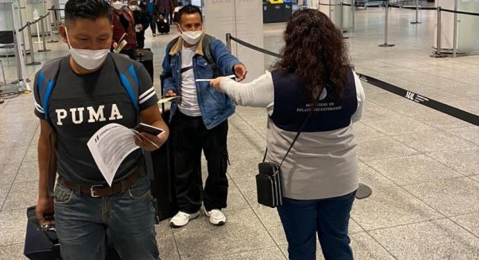 Más de 300 guatemaltecos han viajado con visas temporales durante este año