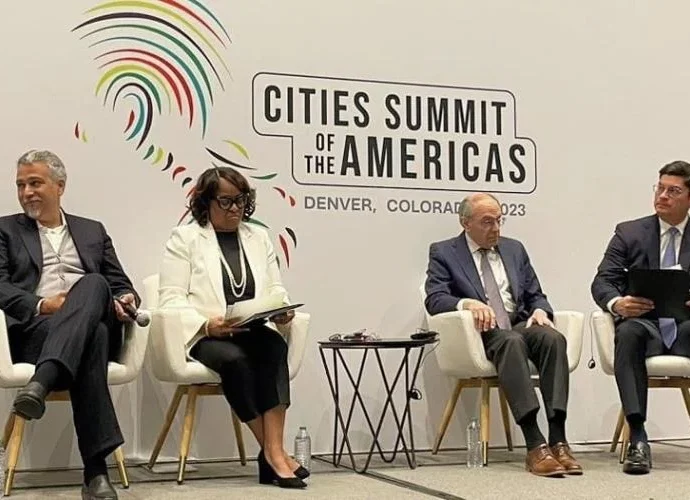 Cartera económica participa en Cities Summit of the Americas