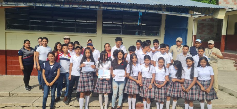 #Departamentales | Población estudiantil y personal docente fortalecen conocimientos sobre la prevención del dengue en Jalapa