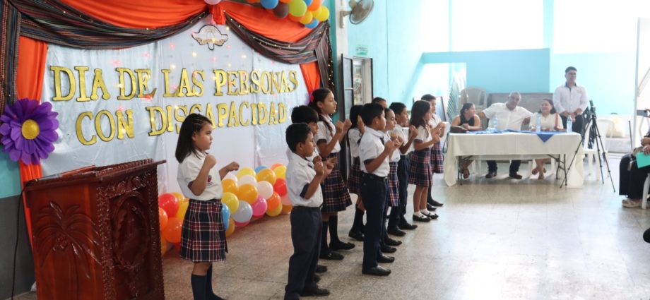 Estudiantes de Chiquimula conmemoran el Día Internacional de las Personas con Discapacidad