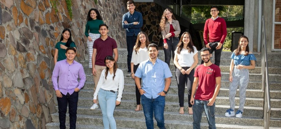Población estudiantil podrá optar a becas universitarias nacionales e internacionales