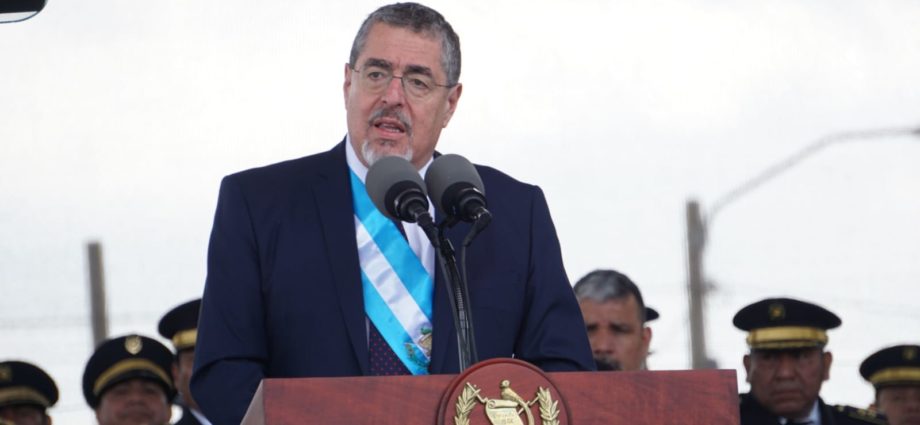 Presidente Bernardo Arévalo: “Tenemos el compromiso de romper con los actos corruptos que han afectado a la PNC”