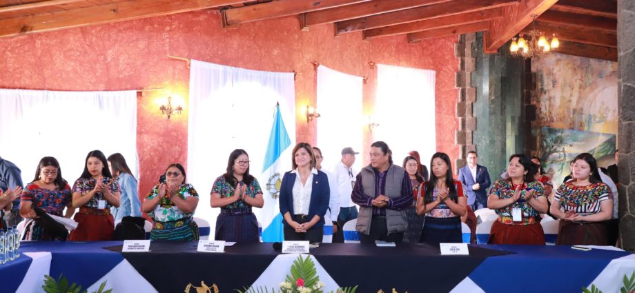 Karin Herrera se reunió con organizaciones de mujeres y lideresas en el departamento de Sololá