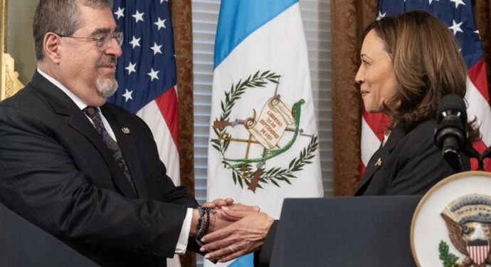 Senador estadounidense elogia el apoyo de su país al gobierno del presidente Arévalo