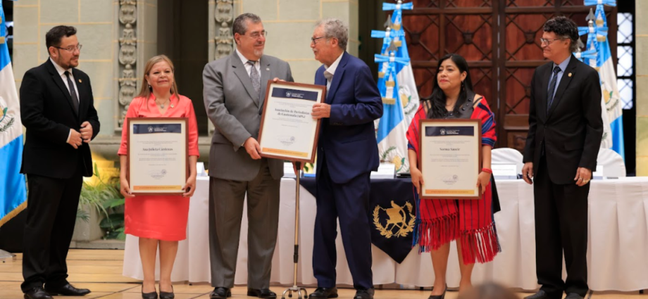 COPADEH honró a las periodistas guatemaltecas