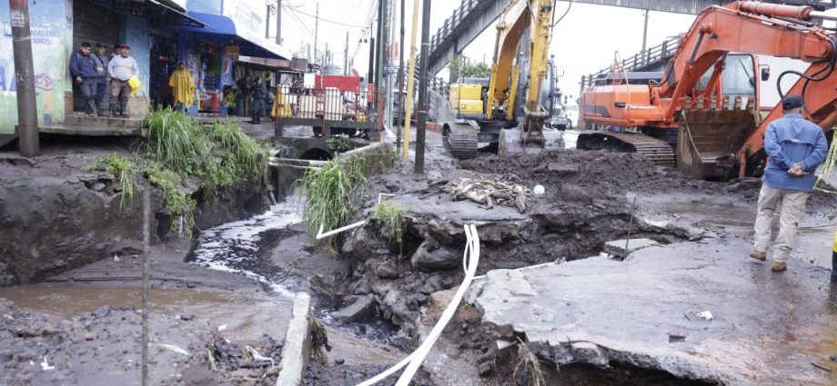 Esfuerzos para restaurar infraestructura vial en  Zona 3 de Palín Escuintla