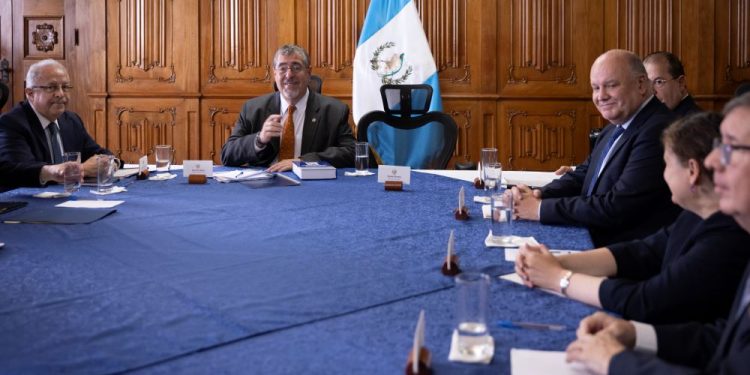 Respaldo de la OEA ha sido fundamental para que en Guatemala prevalezca la democracia