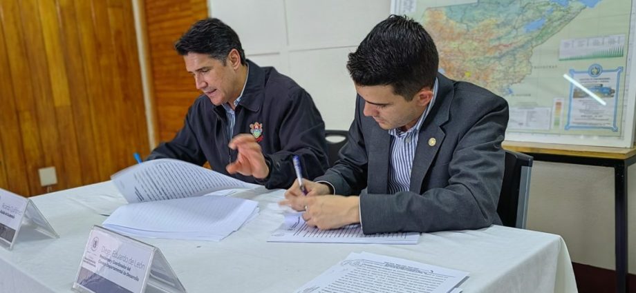 Gobernación Departamental de Guatemala firma convenios con la Municipalidad Capitalina