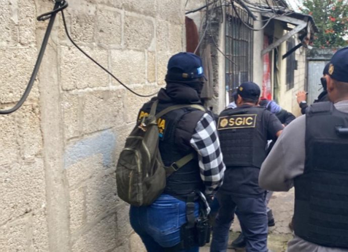 PNC lanza operativo masivo con más de 100 allanamientos simultáneos: primeras capturas contra pandillas y extorsionistas