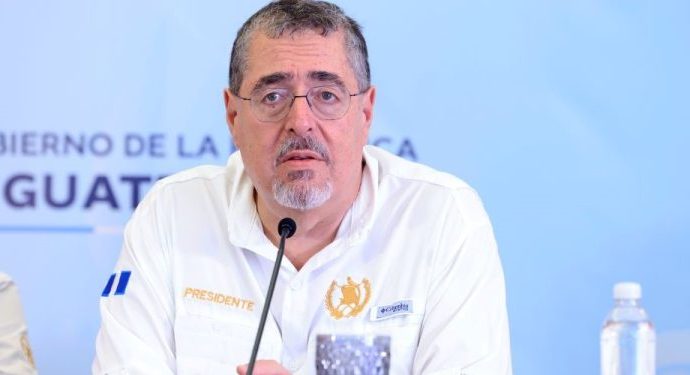 Presidente Arévalo cree que la población de Venezuela tiene derecho a resultados claros