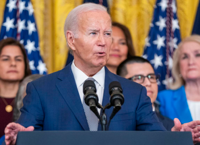 Joe Biden declinó ayer su candidatura en favor de su vicepresidenta Kamala Harris para quien pidió apoyo