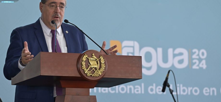 El Presidente Bernardo Arévalo Preside la Apertura de la XXI Feria Internacional del Libro
