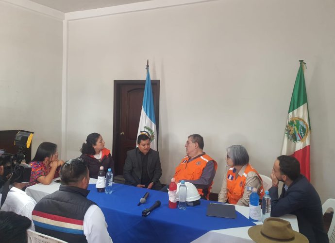 Presidente Arévalo Coordina Respuesta a Deslizamientos en Pastores, Sacatepéquez