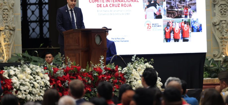 El presidente presidió la ceremonia de  del CICR con motivo de los 75 años