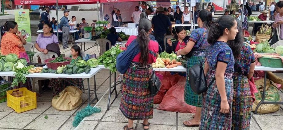 Feria del Agricultor lleva productos frescos y locales a los guatemaltecos en agosto