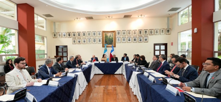 MINEX recibe a delegación de empresarios chilenos en viaje de negocios a Guatemala