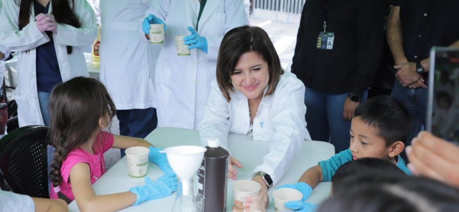 Vicepresidenta Karin Herrera inaugura el Primer Club de Ciencia en Cobán este 19 de septiembre