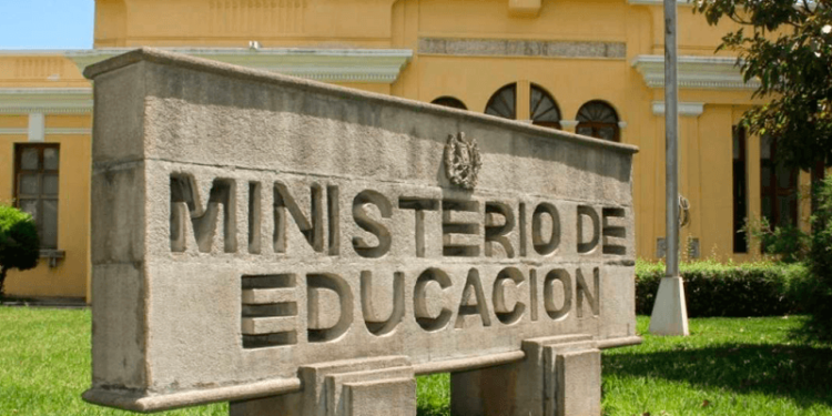 MINEDUC lanza Convocatoria para Docentes y Administrativos: Requisitos y proceso de selección