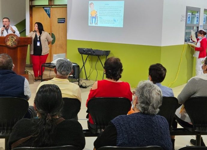 El IGSS Refuerza la Importancia de la Salud Mental en Adultos Mayores a través de Charlas Informativas