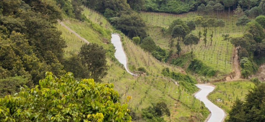 La aldea Contreras, en San José Pinula, realizó la inauguración de la rehabilitación del camino rural