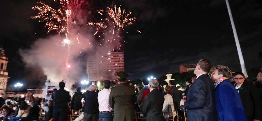 Generaciones juntas: Concierto conmovedor reúne a familias en honor a la Revolución