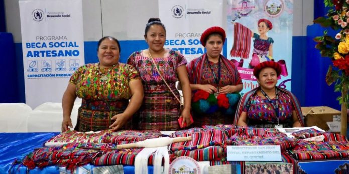 6 mil mujeres fueron beneficiadas a través del programa Beca Social Artesano que impulsa el Gobierno de Guatemala a través del MIDES