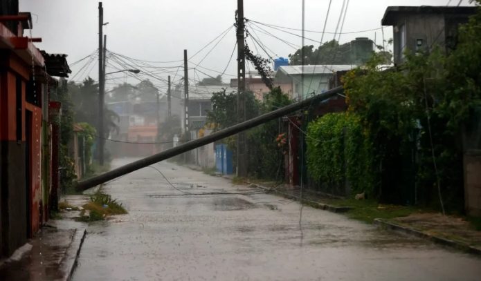 Cuba enfrenta graves daños por el paso del huracán Rafael