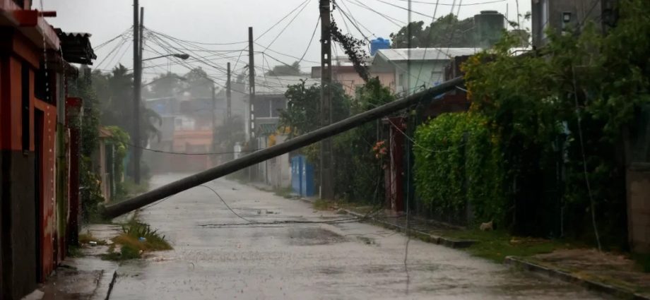 Cuba enfrenta graves daños por el paso del huracán Rafael