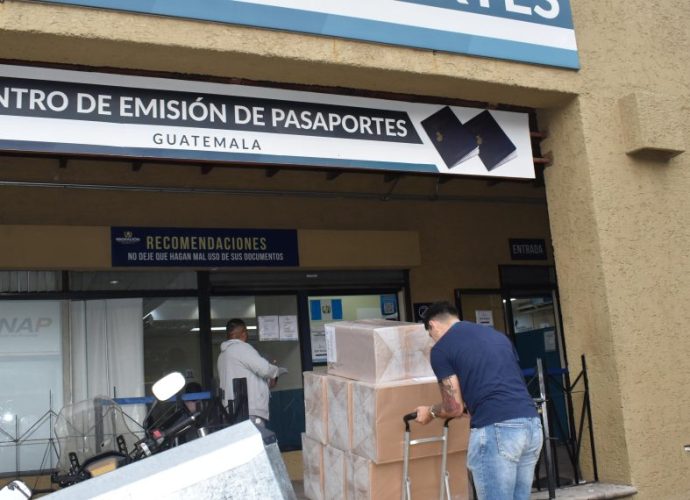 IGM indicó que este año envió más de medio millón de cartillas para tramite de pasaportes a consulados en el extranjero