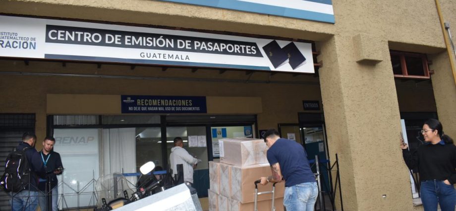 IGM indicó que este año envió más de medio millón de cartillas para tramite de pasaportes a consulados en el extranjero