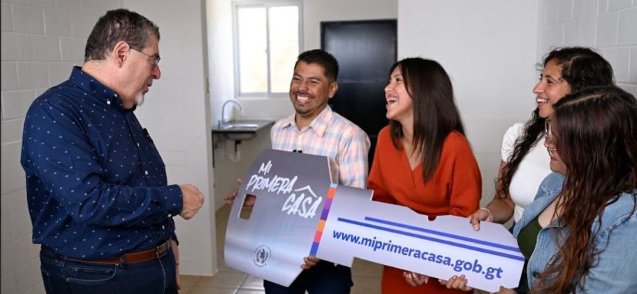 Familia Méndez finalmente alcanzó el sueño de poseer una vivienda