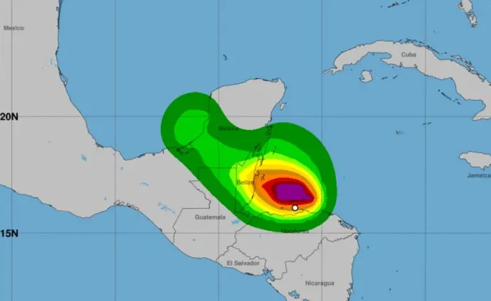 El paso de la tormenta tropical Sara continúa causando fuertes lluvias en varios países de Centroamérica y Guatemala