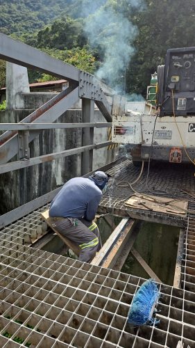 Reparan plancha del puente Chixoy, en Ruta Nacional 7W